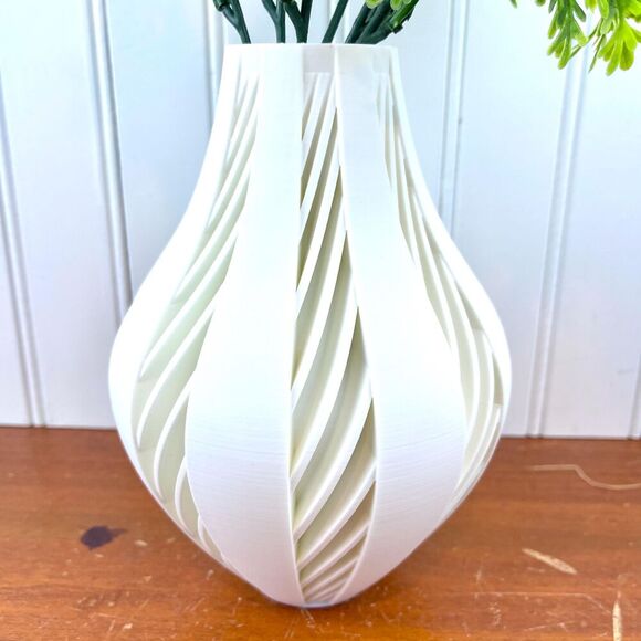 Modern Flower Vase, The Yorio Vase, Multiple Colors - Picture 2 of 6